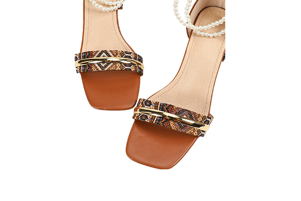 Women's Summer Brown Artificial Pearl Geometric Pattern Decoration Open Toe Square Head Thick Heel Sandals Ethnic Style